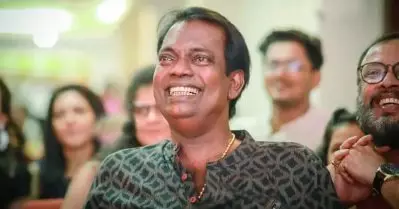 ഞാന്‍ നോക്കുമ്പോള്‍ മാഷ് ഞാന്‍ വലിച്ച ബീഡിക്കുറ്റി പെറുക്കുന്നു, അന്നൊരു ശപഥമെടുത്തു, ഒരു ആഷ് ട്രേ വാങ്ങണം: സലിം കുമാര്‍
