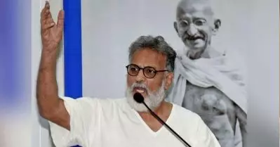 മഹാത്മാഗാന്ധിക്കെതിരെ അധിക്ഷേപം; ഹിന്ദുത്വ നേതാവിനെതിരെ തുഷാര്‍ ഗാന്ധി കോടതിയില്‍