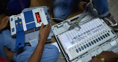 ഇ.വി.എമ്മിലെ വോട്ട് വിവിപാറ്റുമായി ഒത്തുനോക്കൽ; ഹരജി അടിയന്തരമായി പരിഗണിക്കേണ്ടെന്ന് സുപ്രീംകോടതി