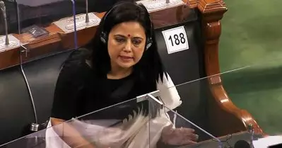 ‘സത്യവാങ്മൂലം എങ്ങനെ മാധ്യമങ്ങൾക്ക് ലഭിച്ചു?’ ലോക്സഭാ എത്തിക്സ് കമ്മിറ്റിക്കെതിരെ മഹുവ മൊയ്ത്ര