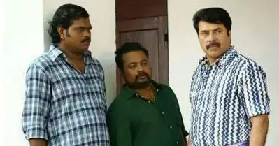 ‘മമ്മൂക്ക ഹെലികോപ്ടറില്‍ തൂങ്ങി എന്റെ വീട്ടിലേക്കിറങ്ങി പരിപാടി കഴിഞ്ഞ് തിരിച്ച് തൂങ്ങിപോയെന്നാണ് അവര്‍ വിചാരിച്ചത്’
