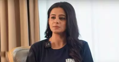 ‘ഞാൻ ആ ലുക്കിൽ സെറ്റിലേക്ക് കയറുമ്പോൾ എല്ലാവരും നിശ്ശബ്ദരായിരുന്നു, കരഞ്ഞാണ് രഞ്ജിത്ത് അമ്പാടി എന്നെ മേക്കപ്പ് ചെയ്തത്’
