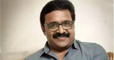 പാര്‍ട്ടി രാഷ്ട്രീയം സിനിമയിലൂടെ പറഞ്ഞാല്‍ പഴയ കയ്യടി കിട്ടില്ല; എനിക്കും പഴയ ആവേശമില്ല, പലതിനും അര്‍ത്ഥമില്ലായ്മ തോന്നുന്നു: രണ്‍ജി പണിക്കര്‍