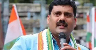 ഹമാസ് പോരാളികള്‍, ഭീകരരെന്ന് വിളിക്കാന്‍ മനസില്ല: റിജില്‍ മാക്കുറ്റി
