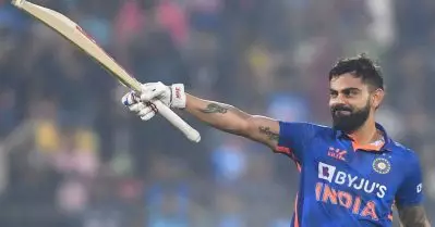 കോഹ്‌ലി പവലിയനിൽ കളിക്കുന്നത് അരോചകം: വിരാട് കോഹ്‌ലി