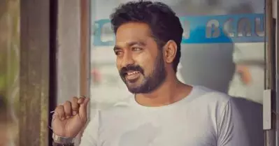 ആസിഫ് അലിയുടെ പിറന്നാൾ ദിനത്തോടനുബന്ധിച്ച് പുതിയ ചിത്രത്തിന്റെ ‘ടൈറ്റിൽ പോസ്റ്റർ റിലീസ്