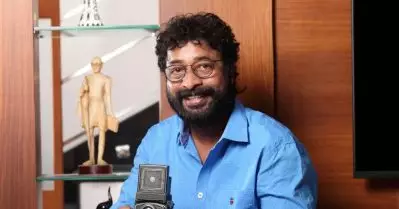ഭൂമിക്ക് ഒരു അച്ചുതണ്ടാണെങ്കിൽ മലയാള സിനിമയ്ക്ക് അത് രണ്ടെണ്ണമാണ്: ഹരിശ്രീ അശോകൻ