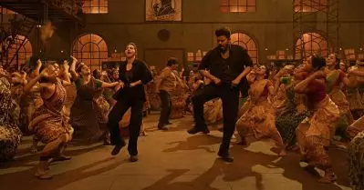 മ്യൂട്ടുമില്ല, കട്ടുമില്ല, ഇത് ഫുള്‍ വേര്‍ഷന്‍; എലിസയും ലിയോയും തകര്‍ത്ത നാ റെഡി വീഡിയോ