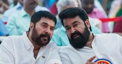 ഇച്ചാക്കക്കൊപ്പം; ‘കേരളീയ’ത്തിൽ നിന്നുള്ള ചിത്രം പങ്കുവെച്ച് മോഹൻലാൽ