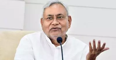 മോദിയുടെ റാലികളില്‍ നിന്ന് പുറത്തായി നിതീഷ് കുമാര്‍; ചരിത്രത്തിലാദ്യമായി മുഖ്യമന്ത്രി വീട്ടില്‍ തടവിലായെന്ന് തേജസ്വി