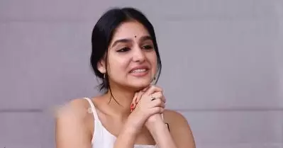 മലയാളിയല്ലാത്ത ഒരാൾ എന്റെ മുന്നിൽ നിന്ന് കരഞ്ഞു; വളരെ ഇമോഷണൽ ആയി: അനശ്വര രാജൻ