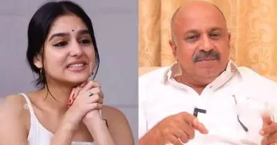 ‘തിയേറ്ററിൽ പോവാൻ എനിക്ക് പേടിയാണ്, എന്നെ ആരെങ്കിലും എടുത്ത് തല്ലിയാലോ’ എന്നായിരുന്നു സിദ്ദീഖ് ഇക്ക പറഞ്ഞത്: അനശ്വര രാജൻ