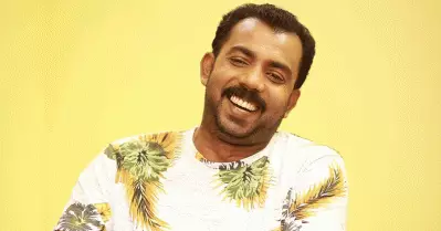 ഒപ്പമുള്ളവര്‍ക്ക് പറ്റുന്നില്ല, ആ നടനെ എടുത്തുയര്‍ത്താന്‍ ഷൂട്ടിങ് കണ്ടു നിന്ന എന്നെ വിളിച്ചു; ആദ്യചിത്രത്തെ പറ്റി അസീസ്