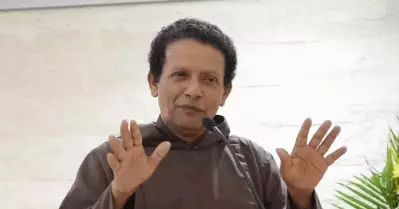 പെണ്ണിനോട് താത്പര്യം തോന്നിയാൽ സൂപ്പർമാൻ, കല്യാണം കഴിഞ്ഞാൽ ഡോബർമാൻ: ഫാ. ജോസഫ് പുത്തൻ പുരയ്‌ക്കൽ