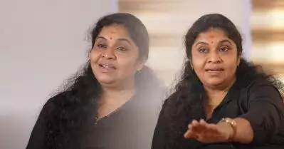 അവരൊന്നും നിലപാടോ അഭിപ്രായമോ ഇല്ലാത്തവരല്ല, മിണ്ടാത്തത് ഉള്ള അവസരം നഷ്ടപ്പെടാതിരിക്കാന്‍: ഗായത്രി