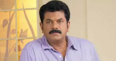 അങ്ങനെയൊരു കഥാപാത്രം ആരും തന്നില്ല, ഞാൻ അതിനായി ഒരുപാട് ആഗ്രഹിക്കുന്നുണ്ട്: മുകേഷ്
