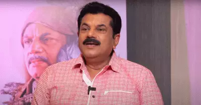 പ്രിയന്റെ കൈ പിടിച്ച് പറഞ്ഞു, ഞാന്‍ കൊണ്ടുവന്ന ഐറ്റമാണ്, അവിടെ ചെല്ലുമ്പോള്‍ സീനിയേഴ്‌സിന് കൊടുക്കരുത്; ഹിറ്റ് ഡയലോഗിന് പിന്നിലെ കഥ പറഞ്ഞ് മുകേഷ്