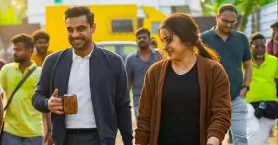 ടൊവിനോയ്ക്കൊപ്പം തൃഷ; ഐഡന്റിറ്റി സെറ്റിൽ ജോയിൻ ചെയ്തു; വീഡിയോ