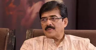 അയാളെ വക്കത്ത് വരെ എത്തിക്കാം, എന്നിട്ട് തള്ളി അങ്ങോട്ട് ഇടുക; അതൊരു നടന് മാത്രമേ പറ്റുകയുള്ളൂ: വിജയരാഘവൻ