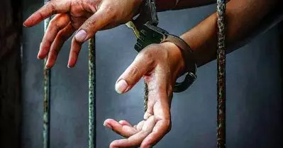 ഹിന്ദു ദൈവങ്ങളില്‍ വിശ്വസിക്കുന്നില്ല, ബുദ്ധമതം പിന്തുടരുമെന്ന് നിര്‍ബന്ധിച്ച് പ്രതിജ്ഞയെടുപ്പിച്ച ഹെഡ്മാസ്റ്റര്‍ അറസ്റ്റില്‍