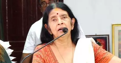സ്വാമി വേഷം ധരിച്ച് ഇസ്‌ലാം മതം സംസാരിക്കുന്നവര്‍ പ്രസംഗം അവസാനിപ്പിക്കുന്നത് ലാല്‍സലാം പറഞ്ഞ്: ഗൗരി ലക്ഷ്മി ഭായി
