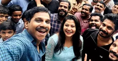 വൈറലായ അഭിജിത് ആദ്യമായി അഭിനയിക്കുന്ന സിനിമ, കൂടെ അഞ്ജന ടീച്ചറും; ‘കട്ടപ്പാടത്തെ മാന്ത്രികൻ’ സിനിമയ്ക്ക് പാക്കപ്പ്