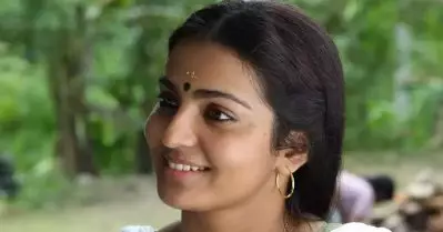 ഞാന്‍ ജീവിതത്തില്‍ കണ്ടതില്‍വെച്ച് ഏറ്റവും നല്ല ഈക്വല്‍ കപ്പിള്‍സ് എന്റെ പാരന്റ്‌സാണ്; പാര്‍വതി തിരുവോത്ത്