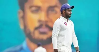 ഇനി മണിക്കൂറുകളുടെ മാത്രം കാത്തിരിപ്പ്; നഷ്ടപ്പെട്ട കിരീടം നേടാനുറച്ച് സ്വന്തം മണ്ണില്‍ സഞ്ജുവിറങ്ങുന്നു