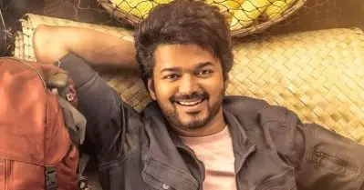 25 വര്‍ഷങ്ങള്‍; കേരളത്തിലെ ആറ് സ്‌ക്രീനുകളില്‍ സില്‍വര്‍ ജൂബിലിയാഘോഷിച്ച ആ ബ്ലോക്ക്ബസ്റ്റര്‍ വിജയ് ചിത്രം
