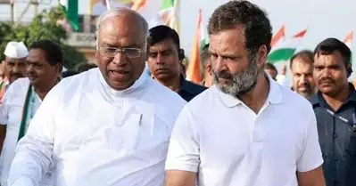 കറന്റ് ബില്ലടക്കാൻ പോലും പണമില്ല; കോൺഗ്രസിന്റെ ബാങ്ക് അക്കൗണ്ടുകൾ മരവിപ്പിച്ച് ആദായനികുതി വകുപ്പ്