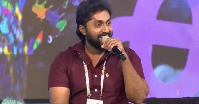 ‘അച്ഛനുള്‍പ്പെടെയുള്ള എഴുത്തുകാര്‍ക്ക് അഹങ്കാരമുണ്ട്’: ധ്യാന്‍ ശ്രീനിവാസന്‍