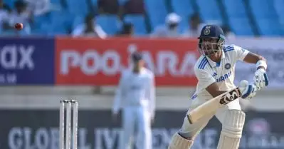 അരങ്ങേറ്റം കളറാക്കിയ ഇരട്ട റെക്കോഡ്; മാസിന് മാസും ക്ലാസിന് ക്ലാസുമായി ജുറെല്‍