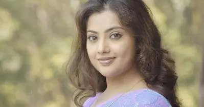 റീ റിലീസിങ്ങിനാണ് ആ സിനിമ ഞാന്‍ മുഴുവനായും കാണുന്നത്; അന്ന് തിയേറ്ററില്‍ വലിയ വിസിലടിയും ആഘോഷവുമായിരുന്നു: മീന