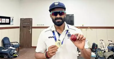 രഞ്ജിയിൽ റെക്കോഡ് തിളക്കത്തിൽ മധ്യപ്രദേശ് താരം; എറിഞ്ഞ നാലിലും എതിരാളികൾ വീണു