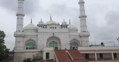 ടീലെ വാലെ മസ്ജിദ് കേസ് നിലനിൽക്കുമെന്ന് ലഖ്‌നൗ കോടതി; കേസ് തള്ളണമെന്ന മുസ്‌ലിം വിഭാഗത്തിന്റെ ആവശ്യം തള്ളി