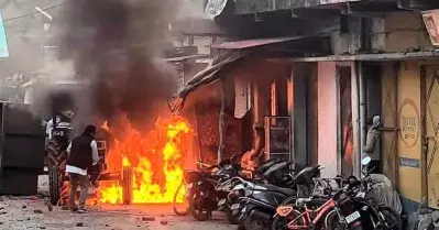 ഉത്തരാഖണ്ഡില്‍ മസ്ജിദും മദ്രസയും പൊളിച്ചു; പൊലീസ് വെടിവെപ്പില്‍ ആറ് മരണം; നിരോധനാജ്ഞ