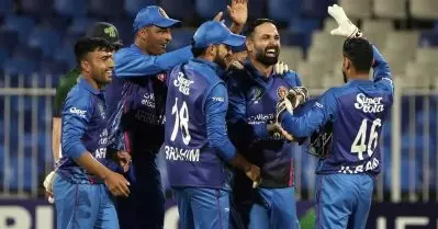 1.70 എക്കോണമിയില്‍ എജ്ജാതി ഏറ്; അയർലാൻഡിനെ എറിഞ്ഞുവീഴ്ത്തിയ നബിക്ക് ചരിത്രനേട്ടം