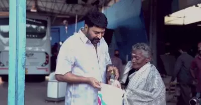 മമ്മൂക്കയുടെ ചിത്രങ്ങള്‍ കൈയില്‍ വെച്ചുകൊണ്ട് അമ്മാളുവമ്മ കാത്തിരുന്നത് വെറുതേയായില്ല, സോഷ്യല്‍ മീഡിയയില്‍ കൈയടി നേടി മമ്മൂട്ടി