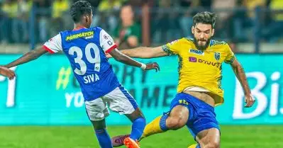 ഇഞ്ചുറി ടൈം ശാപം തുടരുന്നു; കാലിടറി കൊമ്പന്മാർ 