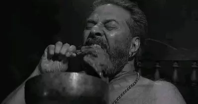 ഇരുന്ന് ചിക്കന്‍ കഴിക്കുന്നത് ഒരു മനുഷ്യനല്ല, ഉള്ളില്‍ മറ്റൊരാളാണ്, മമ്മൂക്ക ആ സീന്‍ ചെയ്ത ഒരു രീതിയുണ്ട്: രാഹുല്‍ സദാശിവൻ