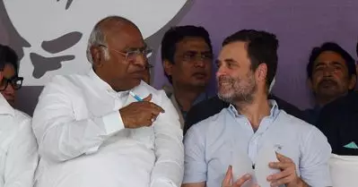 ബാങ്ക് അക്കൗണ്ടുകൾ മരവിപ്പിച്ച സംഭവം; ആദായനികുതി വകുപ്പിന്റെ ഉത്തരവിനെതിരെ കോൺ​ഗ്രസ് ഹൈക്കോടതിയിൽ