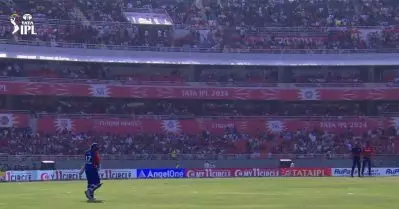 എതിരാളികളുടെ ക്യാപ്റ്റന് പഞ്ചാബിന്റെ മണ്ണില്‍ ആവേശോജ്വല സ്വീകരണം; പന്തിനായി എഴുന്നേറ്റ് മൊഹാലി