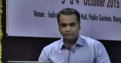 റെയ്ഡില്‍ അറസ്റ്റ്; അഞ്ച് കോടിയുടെ ബോണ്ട്, പിന്നാലെ ജാമ്യവും കെജ്‌രിവാളിനെതിരെ മാപ്പുസാക്ഷിയും