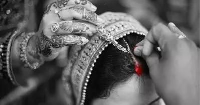 സിന്ദൂരം ധരിക്കേണ്ടത് വിവാഹിതരായ ഹിന്ദു സ്ത്രീകളുടെ കടമയെന്ന് മധ്യപ്രദേശിലെ കോടതി