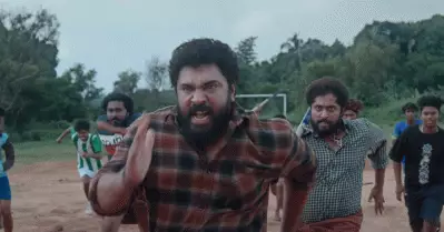 കോമഡിയെന്ന് പറഞ്ഞ് പറ്റിച്ചോ? അതോ മാസാക്കിയതാണോ? ട്വിസ്റ്റുമായി മലയാളി ഫ്രം ഇന്ത്യ ടീസർ