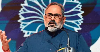 ഇന്റലിലില്‍ ജോലി ചെയ്യുമ്പോൾ കഫറ്റീരിയയില്‍ വെച്ച് ബില്‍ ഗേറ്റ്‌സിനെയും സ്റ്റീവ് ജോബ്‌സിനെയും കണ്ടുവെന്ന് രാജീവ് ചന്ദ്രശേഖര്‍; പരിഹാസം, വിമര്‍ശനം