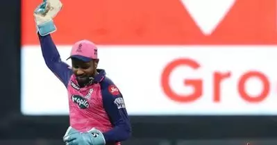 ധൈര്യമായി എറിഞ്ഞോ എല്ലാം ഞാനേറ്റു…വെടിച്ചില്ലായി സഞ്ജു; വീഡിയോ