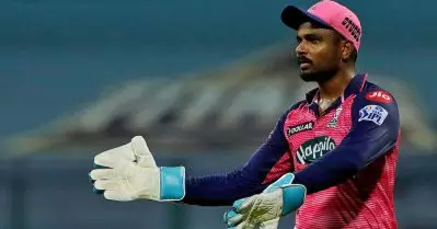 ഇതിഹാസമാകാനും ഇതിഹാസത്തിനൊപ്പമെത്താനും സഞ്ജുവിന് വേണ്ടത് ഈ മത്സരത്തിലെ ജയം മാത്രം; അവനത് സാധിക്കുമോ?