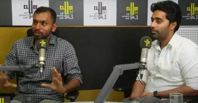 മലയാളി ഫ്രം ഇന്ത്യയുടെ പ്രൈമറി വേര്‍ഷന്‍ കേട്ടതോടെ അത് ബോളിവുഡില്‍ എടുക്കണമെന്നായിരുന്നു ഡിജോയുടെ ആഗ്രഹം: ഷാരിസ് മുഹമ്മദ്