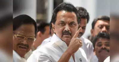 കേന്ദ്ര ഏജന്‍സികളെ ഉപയോഗിച്ച് സ്ഥാനാര്‍ത്ഥികളുടെ ഫോണ്‍ ചോര്‍ത്തുന്നു; തെരഞ്ഞെടുപ്പ് കമ്മീഷന് പരാതി നല്‍കി ഡി.എം.കെ